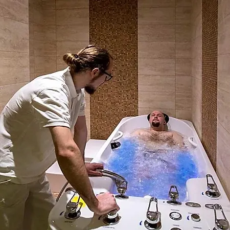 Ξενοδοχείο Wellness Paradise 4*