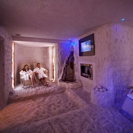 Wellness Paradise מלון