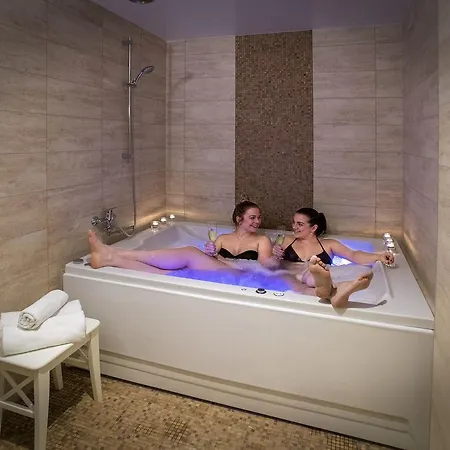 Wellness Paradise מלון 4*